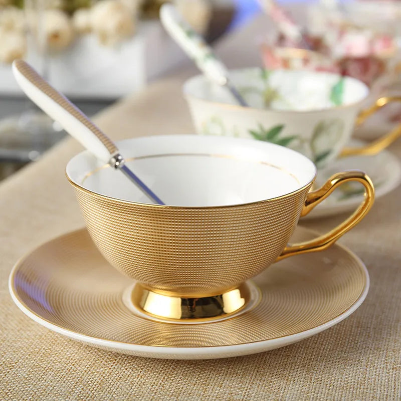 Europe Bone China Coffee Cup Saucer Spoon Set 200ml Luxury Ceramic Mug Top-grade Porcelain Tea Cup Cafe Teaware Party Drinkware