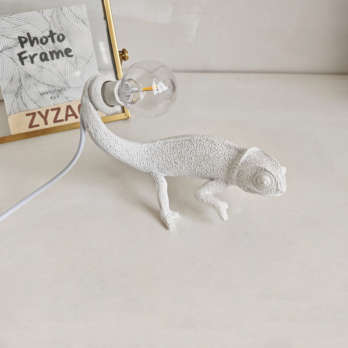 creative lizard wall lamp bedroom Bedside Night light living room home decor Cute Resin Animal lights chameleon Light Fixtures