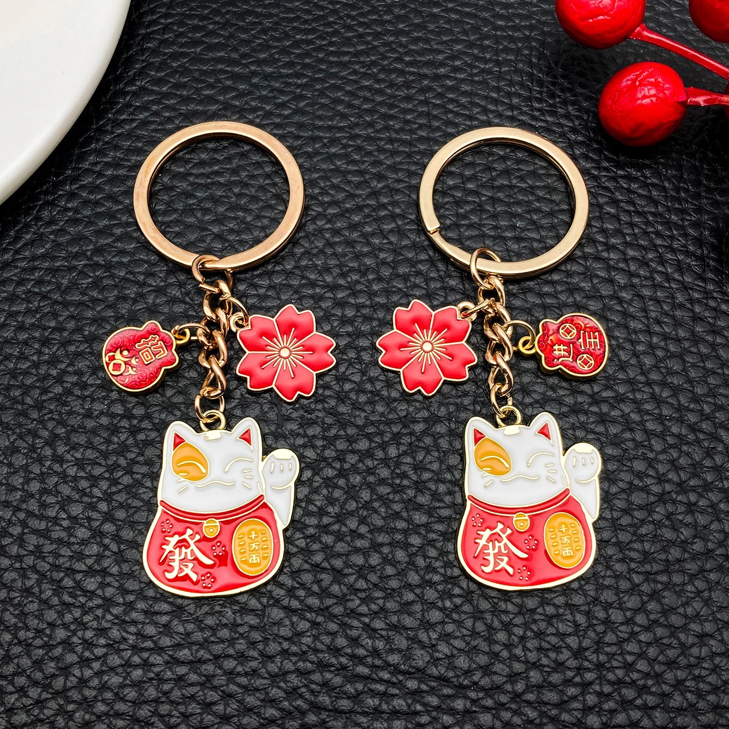 Japanese Maneki-neko (Lucky Cat) Keychain, Japanese Style Koi Fish Car Key Pendant, Creative Gift Alloy Lucky Bag Charm.