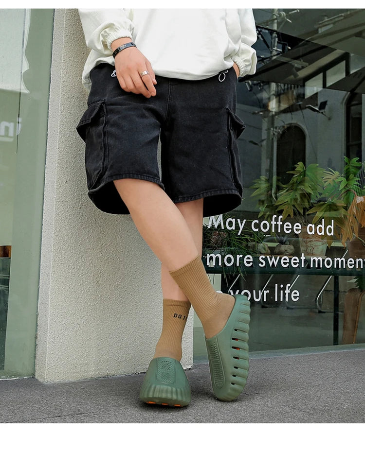 Men's and women's EVA lightweight toe massage slippers 2026 outdoor new casual sports slippers couple's fashionable beach shoes