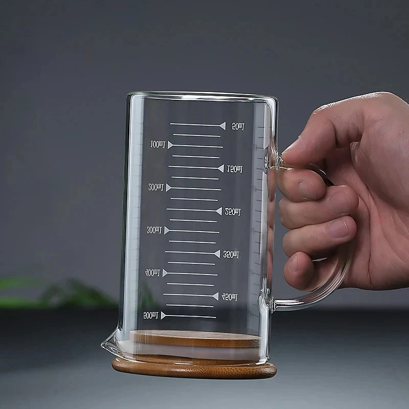 YWDL Food Grade Glass Measuring Cups Kettle Kitchen Milk Tea with Lid and Handle Laboratory Beaker Measuring Mug 250-1000ML