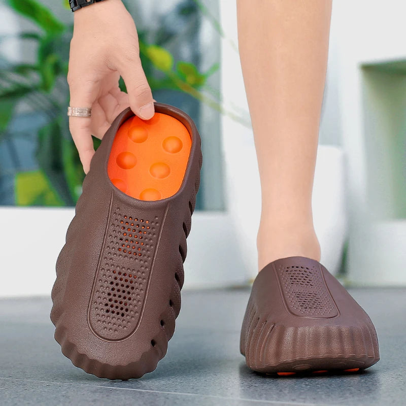 Men's and women's EVA lightweight toe massage slippers 2026 outdoor new casual sports slippers couple's fashionable beach shoes