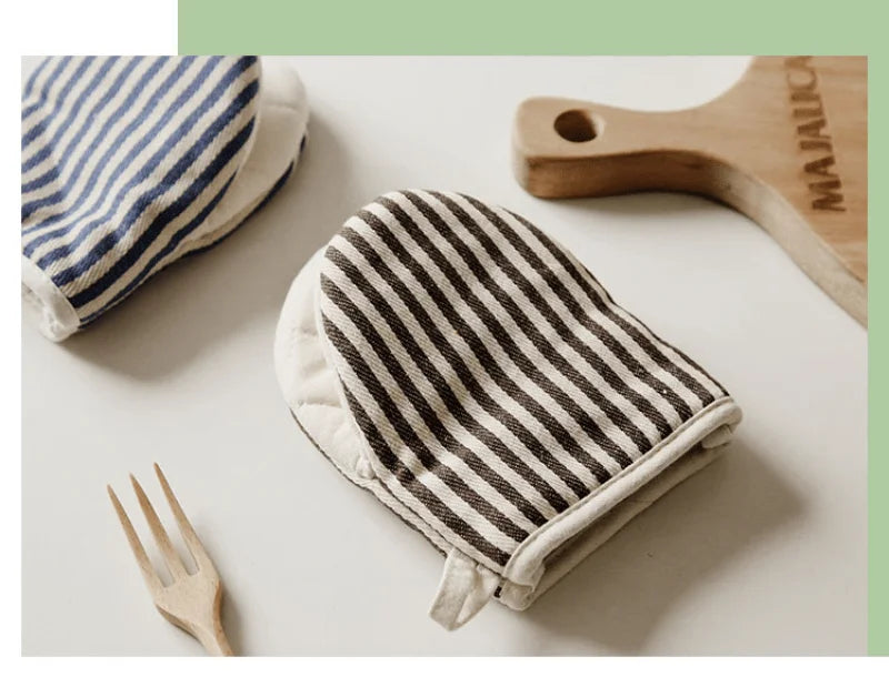 1PC  Heat-insulating Gloves Potholder Kitchen Anti-scald Microwave Gloves High Temperature Resistant Kitchen Baking Oven Gloves