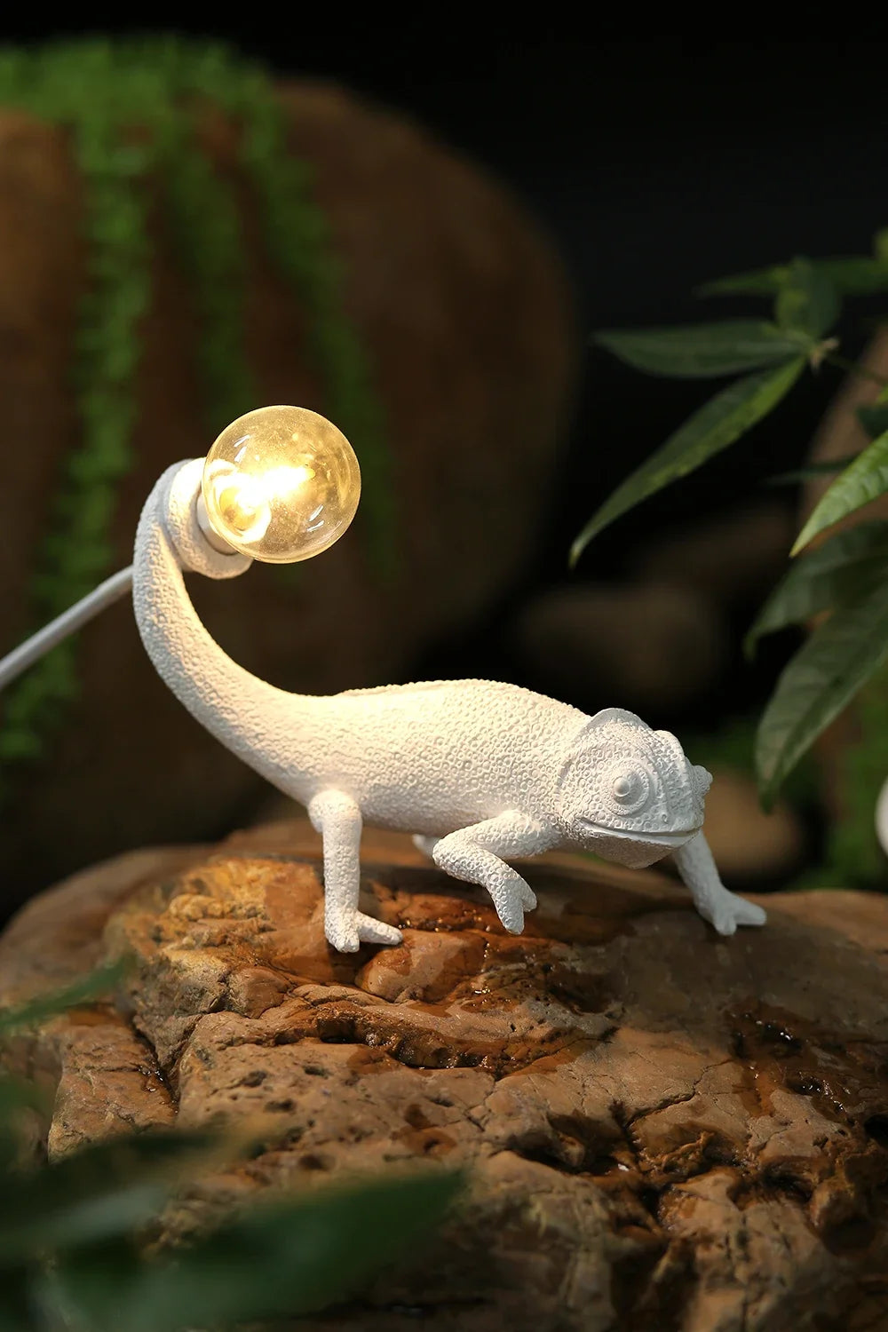 creative lizard wall lamp bedroom Bedside Night light living room home decor Cute Resin Animal lights chameleon Light Fixtures