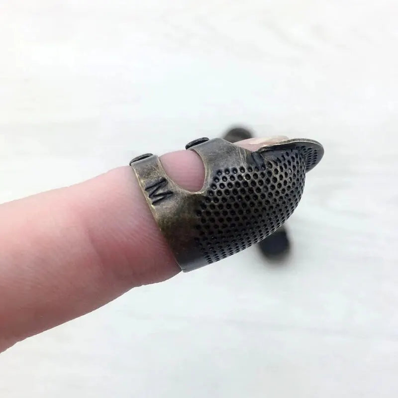 Adjustable Vintage Sewing Thimble, Handmade Non-slip Embroidery against Ring, Vintage Needle Presser Needle Hoop Finger Holder