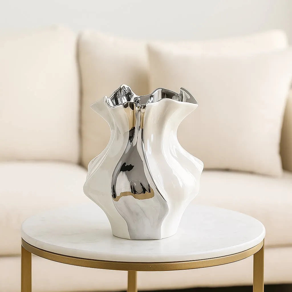 Nordic Minimalist White Textured Ceramic Vase 3D Wave Pattern Tabletop Decor Flower Vase for Living Room Bedroom Dried Flowers