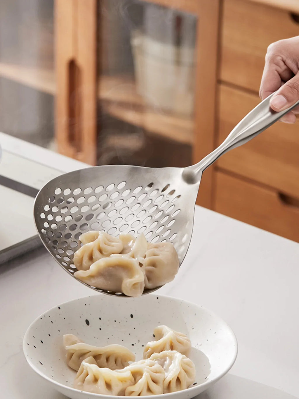 1pc Large Durable Stainless Steel Colander Skimmer Spoon, Heavy Duty Food Strainer Spoon  for Frying & Cooking, Kitchen Utensils