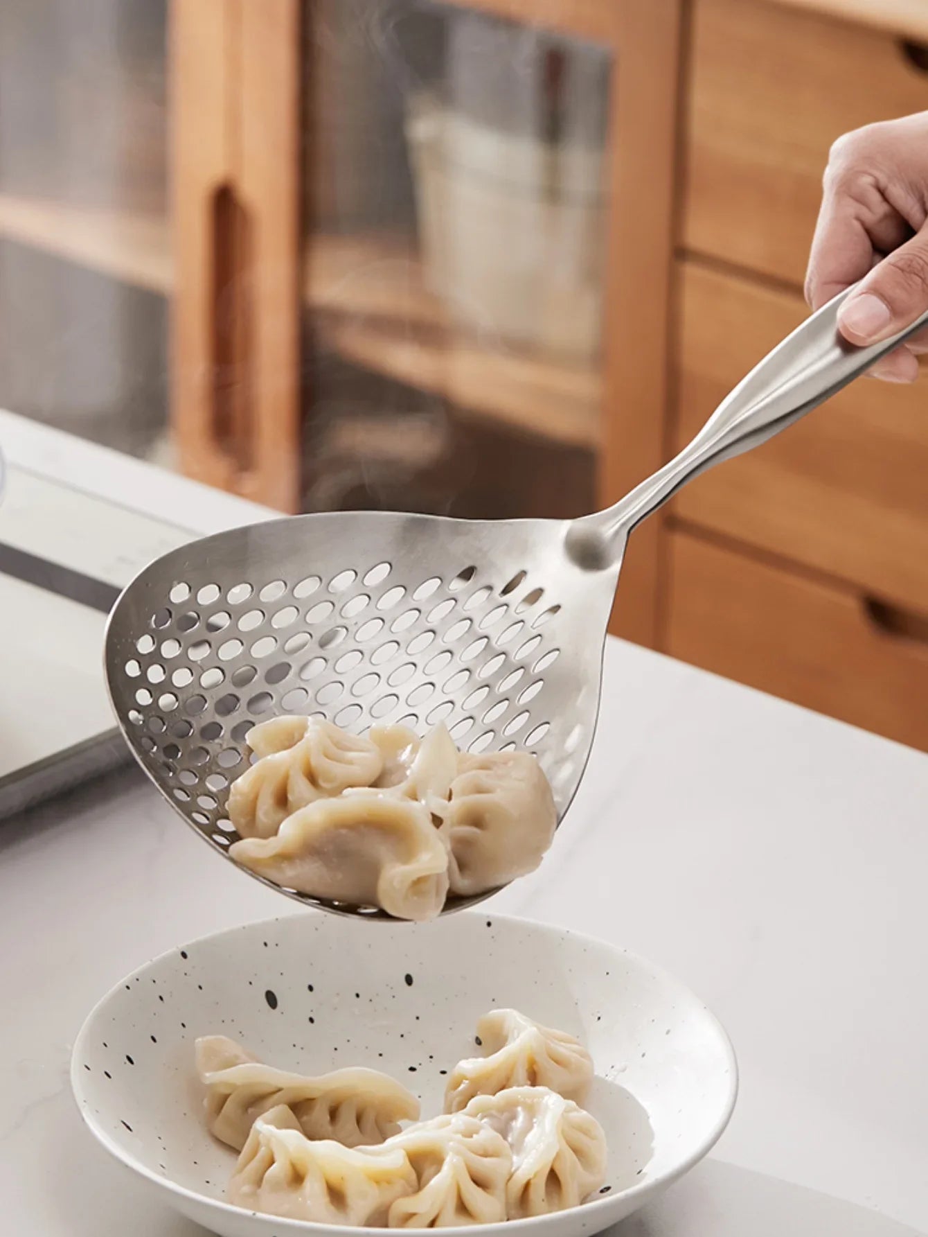 1pc Large Durable Stainless Steel Colander Skimmer Spoon, Heavy Duty Food Strainer Spoon  for Frying & Cooking, Kitchen Utensils