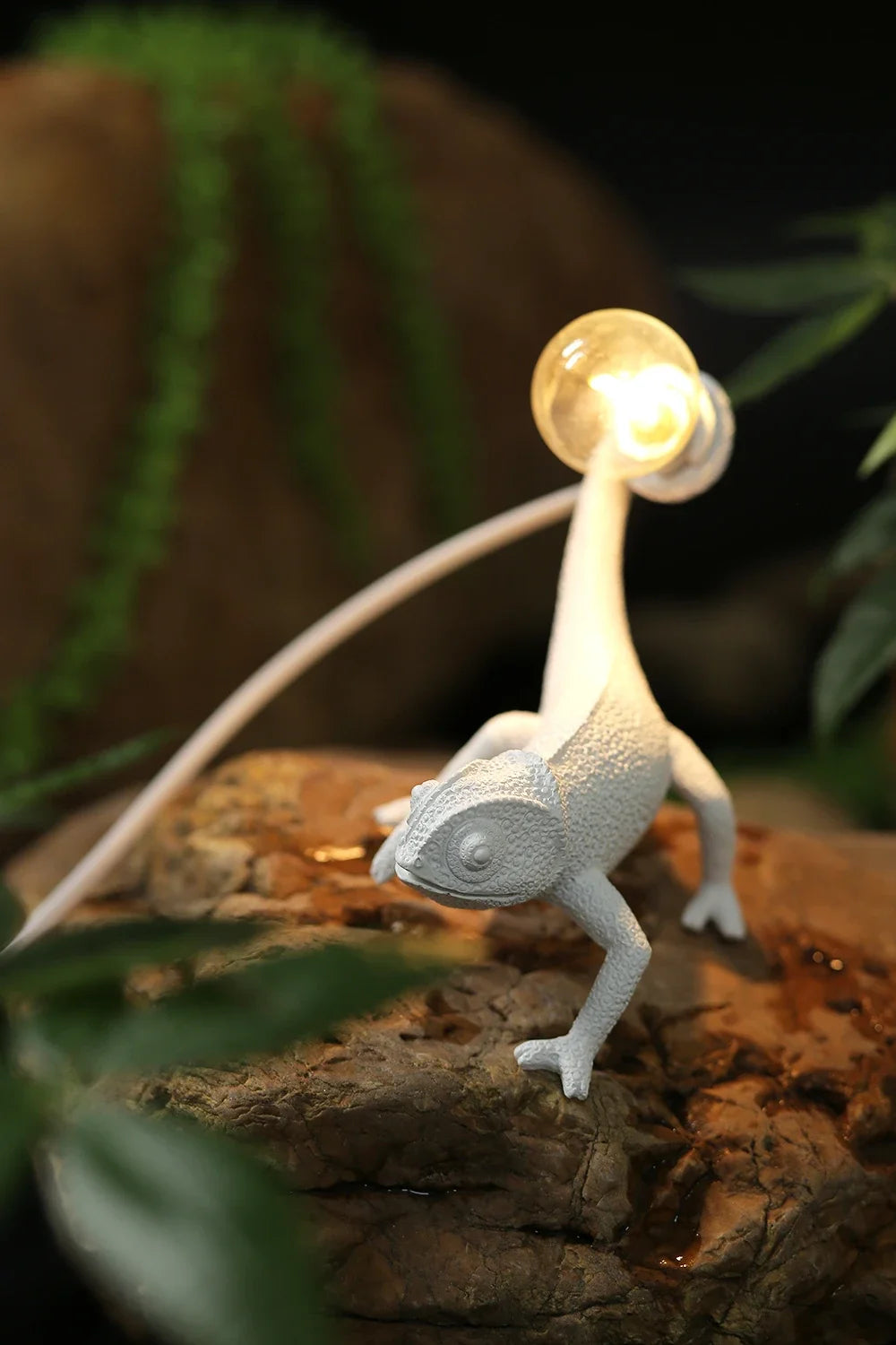creative lizard wall lamp bedroom Bedside Night light living room home decor Cute Resin Animal lights chameleon Light Fixtures