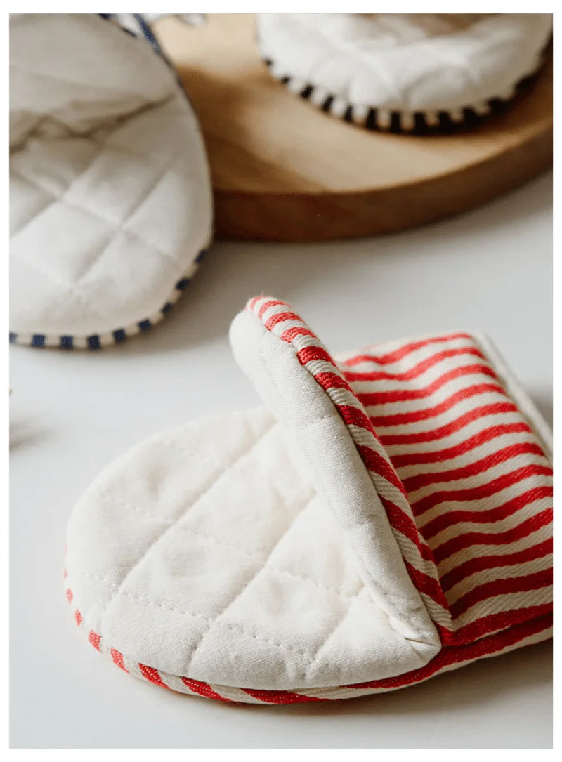 1PC  Heat-insulating Gloves Potholder Kitchen Anti-scald Microwave Gloves High Temperature Resistant Kitchen Baking Oven Gloves