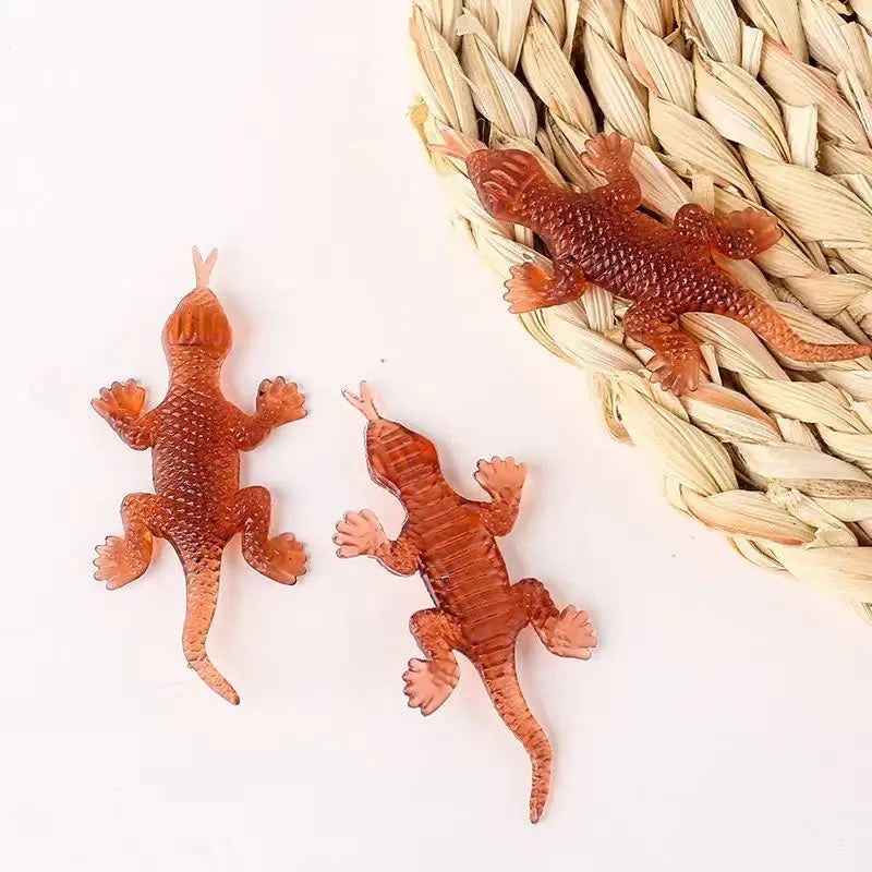 5-50Pcs Halloween gadget Plastic Cockroaches Joke Decoration Props Rubber Toy Gags Practical Jokes Toys Plastic Bugs Cockroach