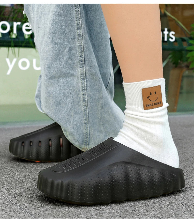 Men's and women's EVA lightweight toe massage slippers 2026 outdoor new casual sports slippers couple's fashionable beach shoes