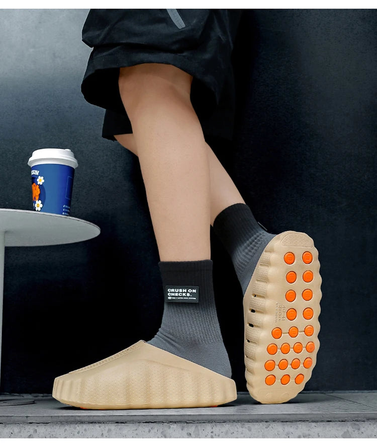 Men's and women's EVA lightweight toe massage slippers 2026 outdoor new casual sports slippers couple's fashionable beach shoes