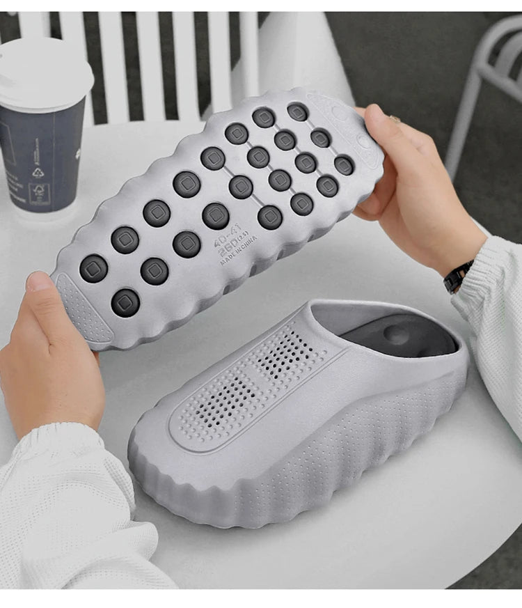 Men's and women's EVA lightweight toe massage slippers 2026 outdoor new casual sports slippers couple's fashionable beach shoes